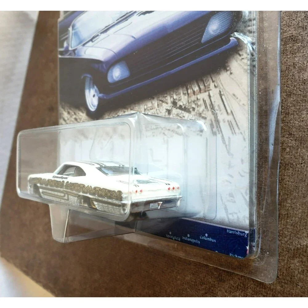 2002 Hot Wheels '65 CHEVY IMPALA White CRUSIN' AMERICA LOWRIDERS SERIES Gold 6SP